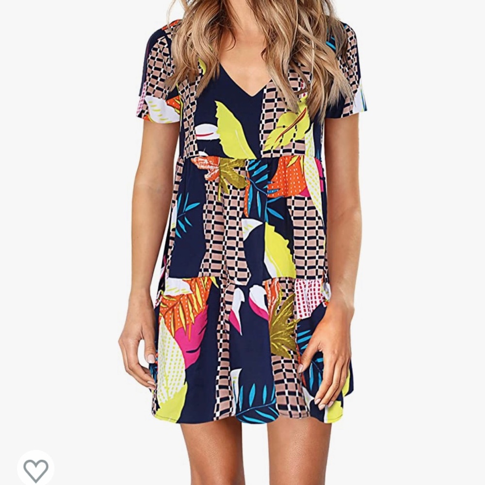 NWOT Amoretu small summer tunic dress. V neck.